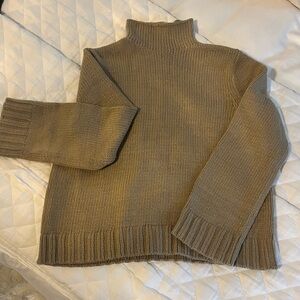 JENNI KAYNE
Classic Mockneck Pullover Size M Khaki